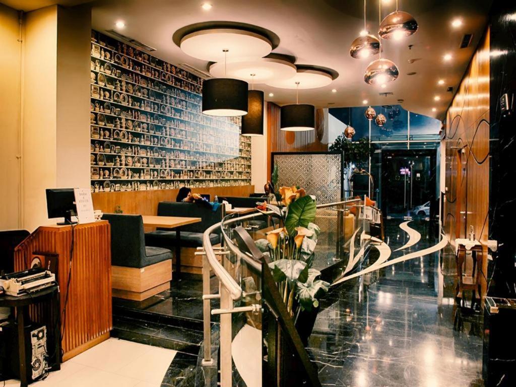 Clay Hotel Джакарта Екстериор снимка