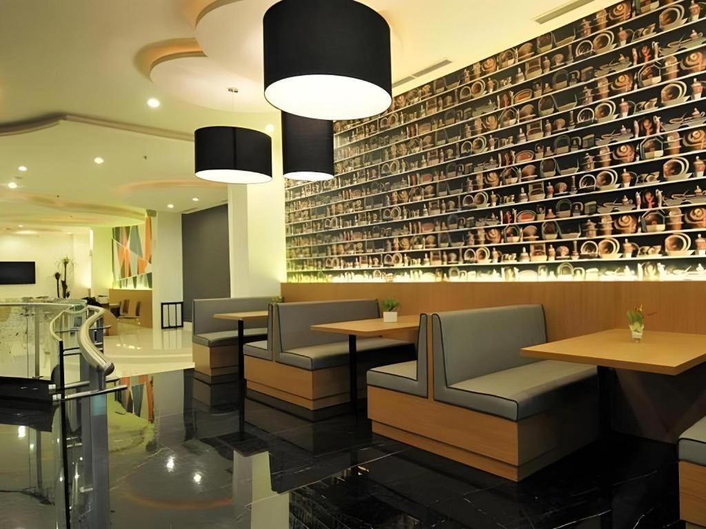 Clay Hotel Джакарта Екстериор снимка