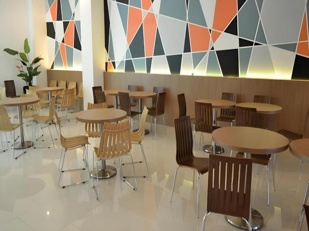 Clay Hotel Джакарта Екстериор снимка