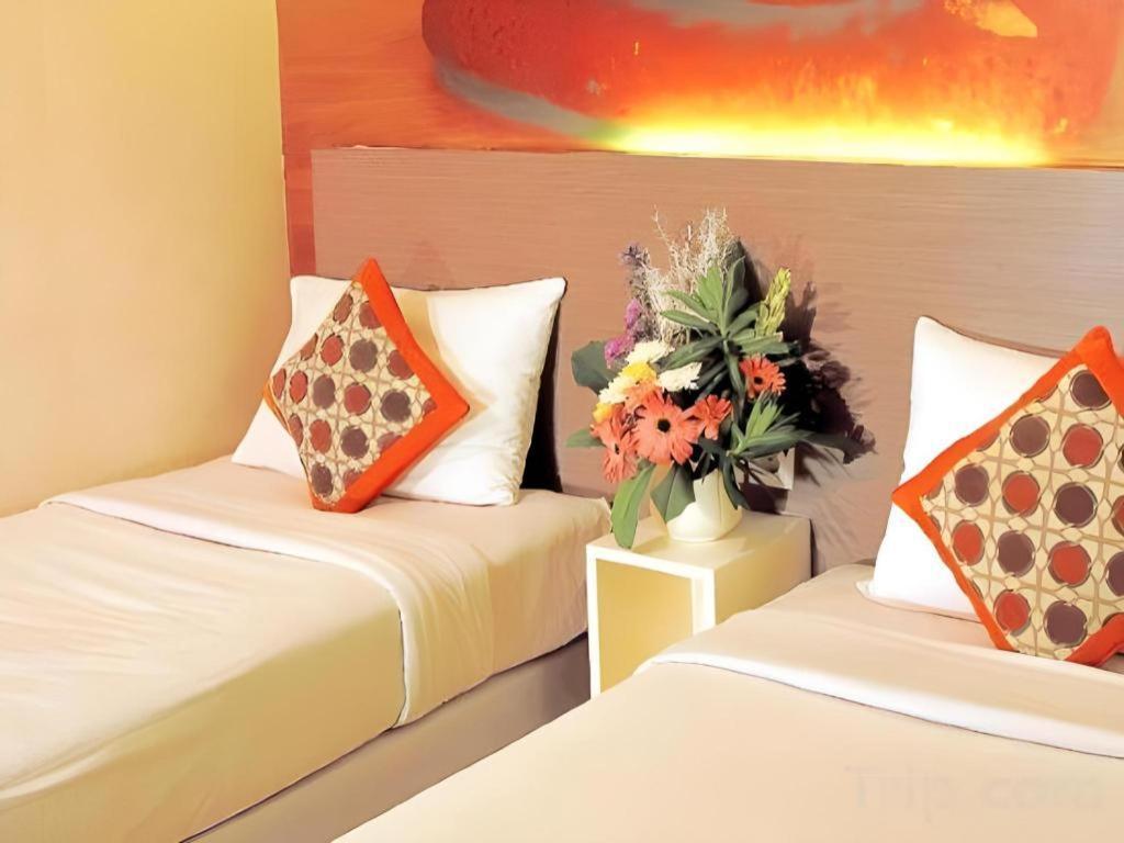 Clay Hotel Джакарта Екстериор снимка