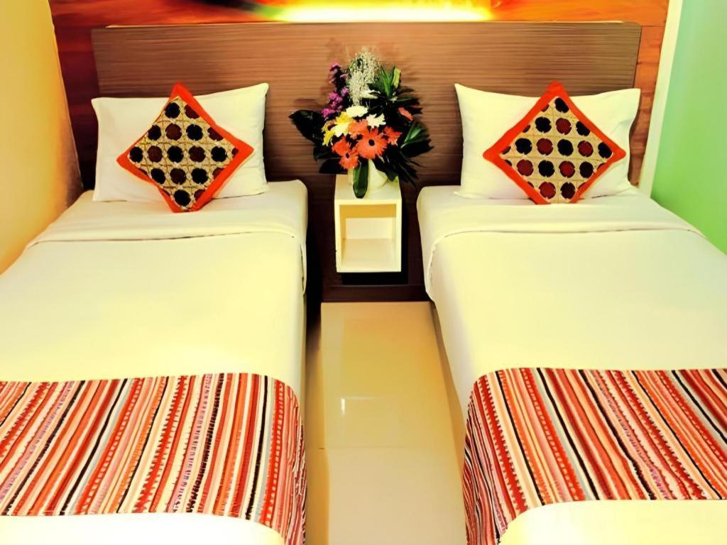 Clay Hotel Джакарта Екстериор снимка