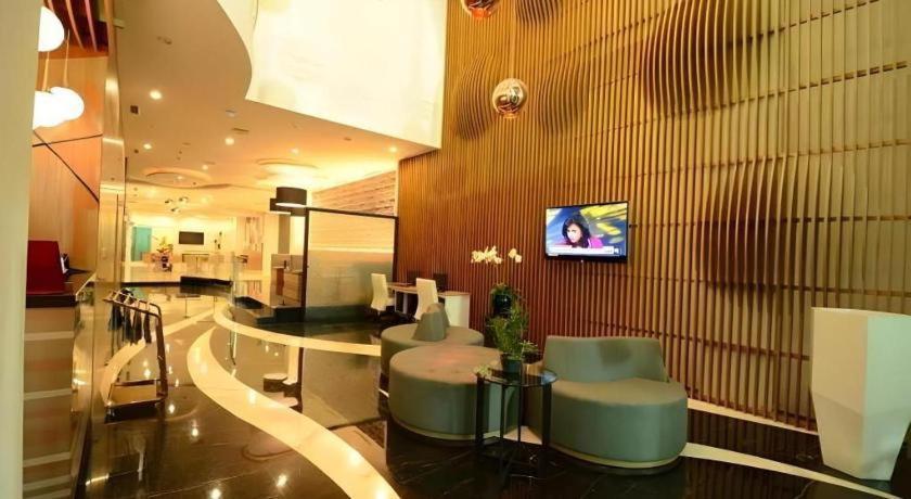 Clay Hotel Джакарта Екстериор снимка