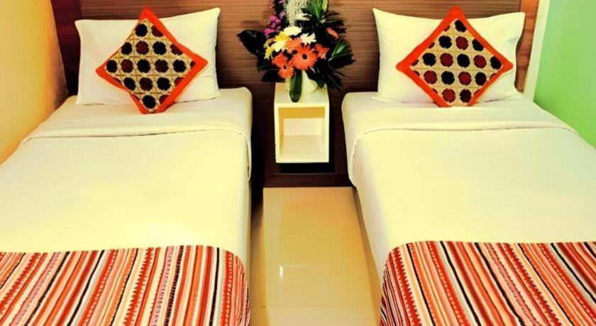 Clay Hotel Джакарта Екстериор снимка